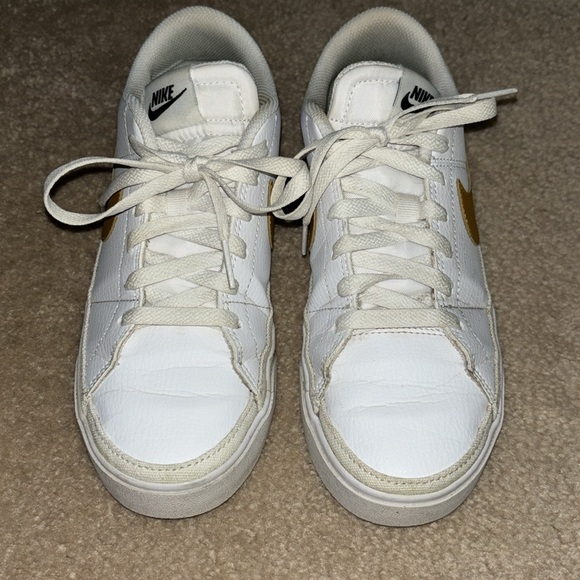 Women’s Nike Court Legacy - Picture 2 of 8